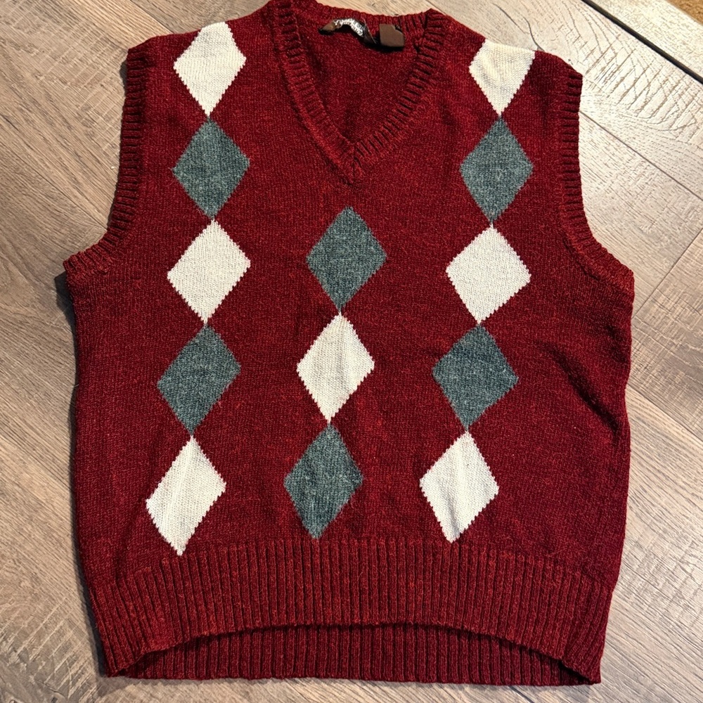 Red gray white ARGYLE VEST preppy Sweater acrylic nylon v neck MEN’S S, VINTAGE